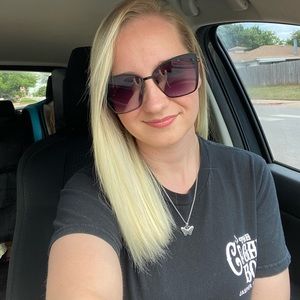 Meet your Posher, Sierra